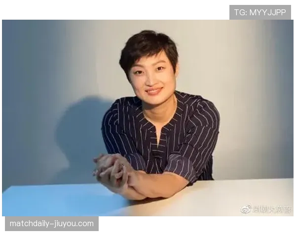 杨昊训练完直接去接娃，球衣都没换，后备箱塞满尿布和蛋白粉