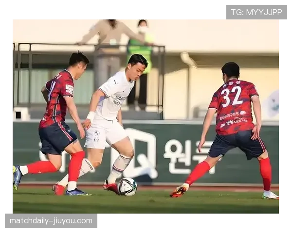 首尔FC在近三轮比赛中展现进攻能力，中前场传接节奏成为战术关键点